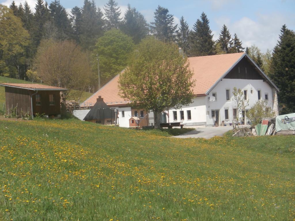 B&B La Ferme De Pouillerel La Chaux De Fonds Exterior photo
